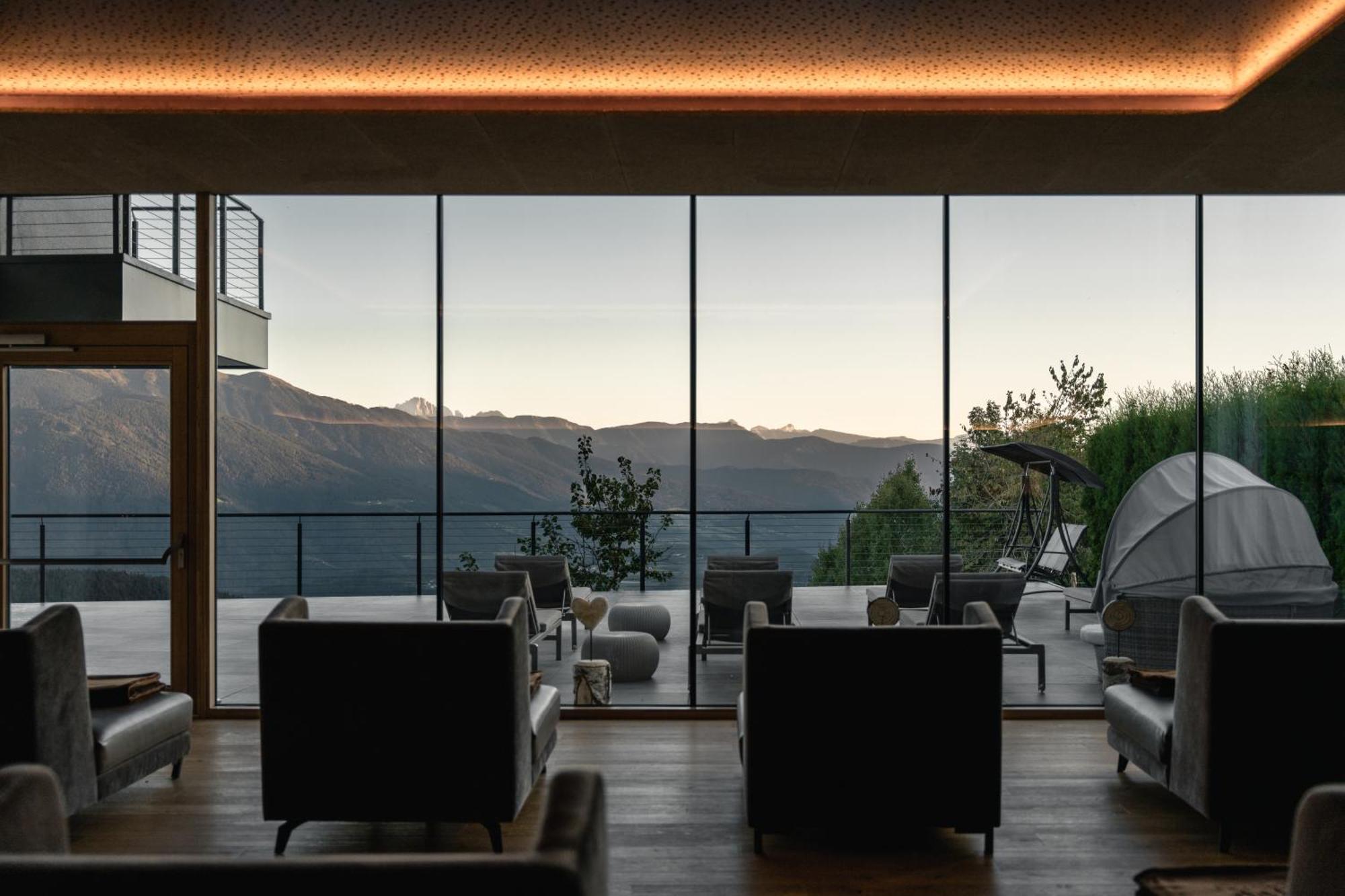 Panoramahotel Huberhof Maranza Buitenkant foto