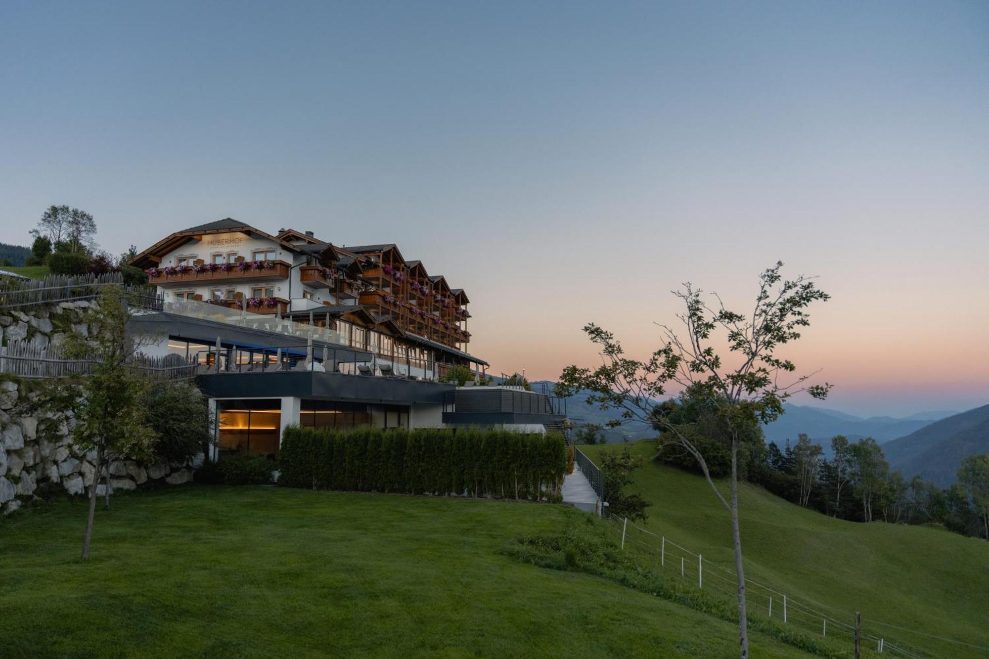 Panoramahotel Huberhof Maranza Buitenkant foto