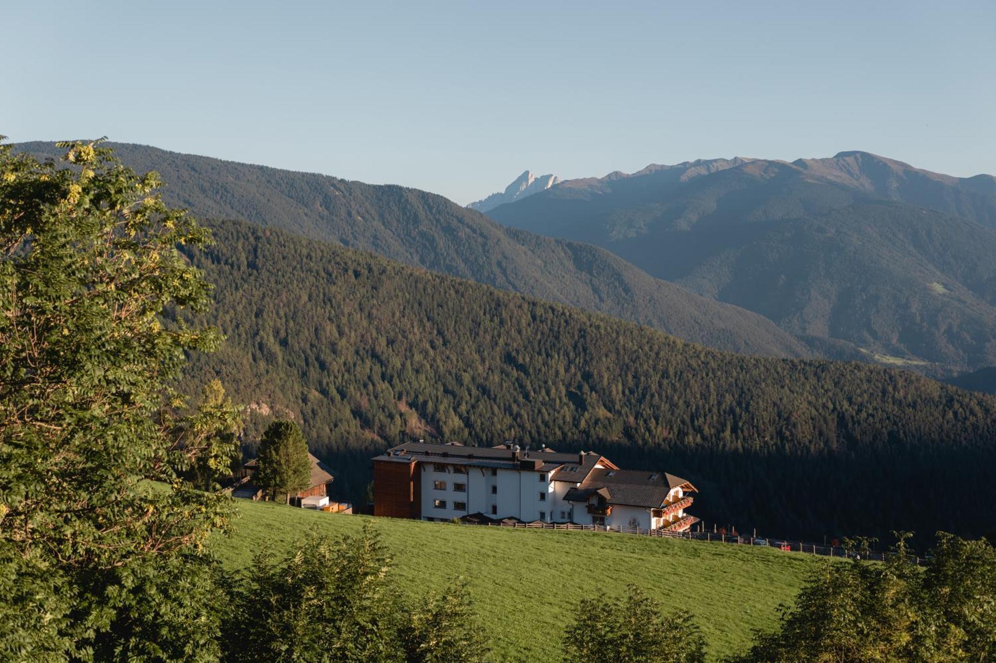 Panoramahotel Huberhof Maranza Buitenkant foto